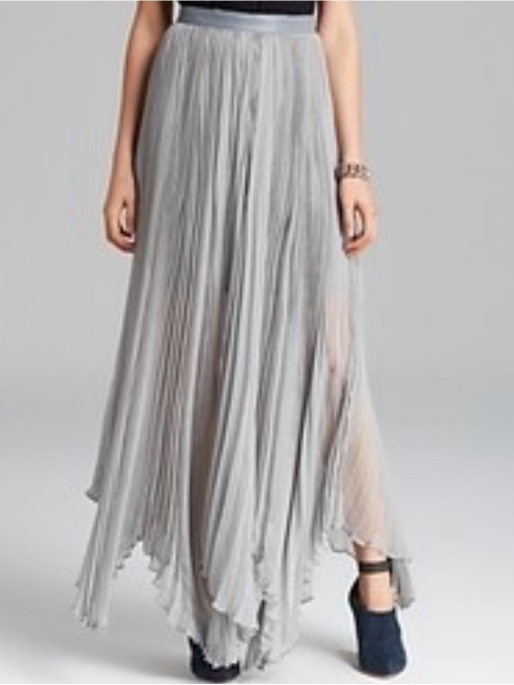 AUTHENTIC Alice + Olivia “Ava” Pleated Silk Maxi — Ethereal Grey ✨